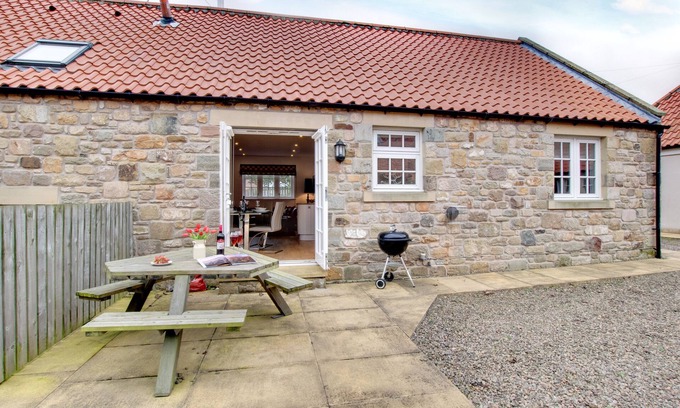 Adderstone House | Cherry Blossom - Two Bedroom House, Sleeps 4