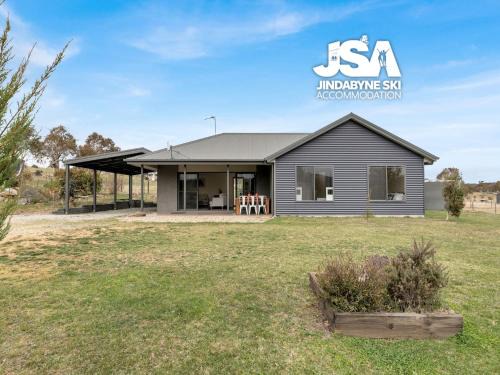 Moonbah House | Cherrywood Cottage - Pet Friendly