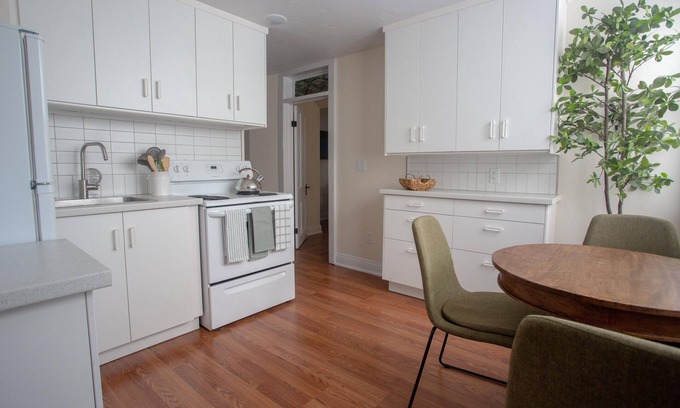 Broadmoor Apartment | Cheyenne Canyon Getaway