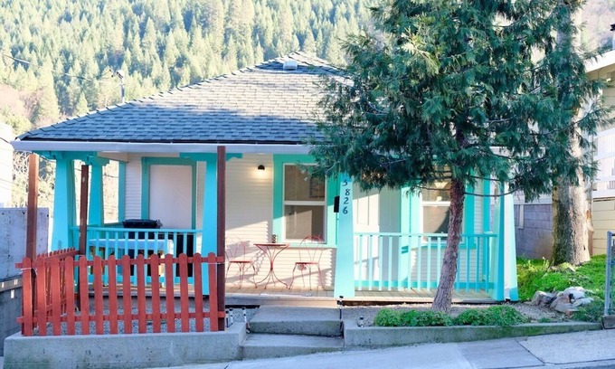 Dunsmuir House | Chez Belinda