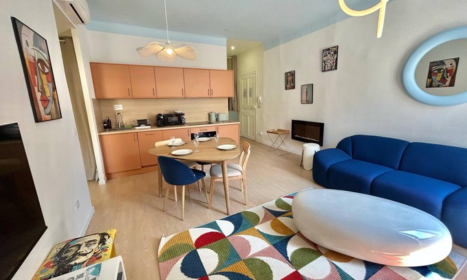 Opera Apartment | Chez Laura & Thomas - charming 2BR Vieux Port/Place Huiles