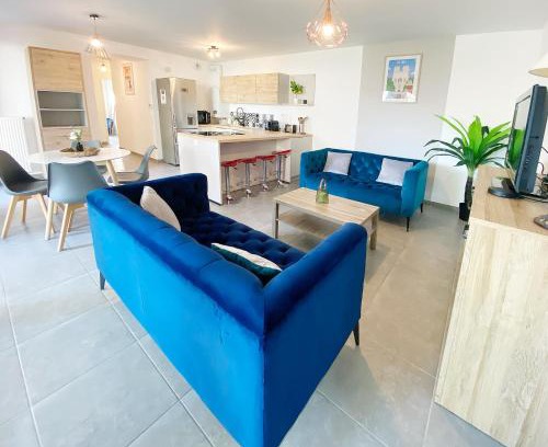 Coutures House | Chez Pablo, maison avec jardin et parking privé