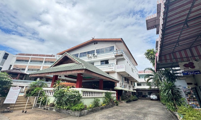 Old City House | Chiang Mai Getaway | Cozy 2-Person Stay