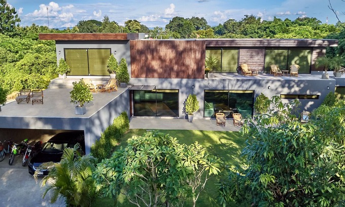 Saraphi Villa | Chiang Mai Luxury 5 Bedroom Private Pool Villa