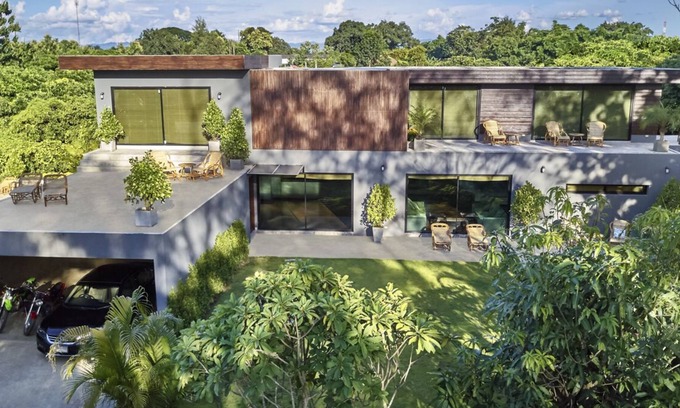 Saraphi Villa | Chiang Mai Luxury Private Pool Villa (Maid, Fast WiFi, BBQ, Landscaped Garden)