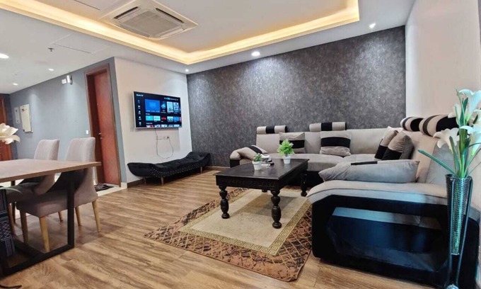 Lahore Hotel | Chic 1-bedroom hotel with WiFi, AC in marvelous Lahore