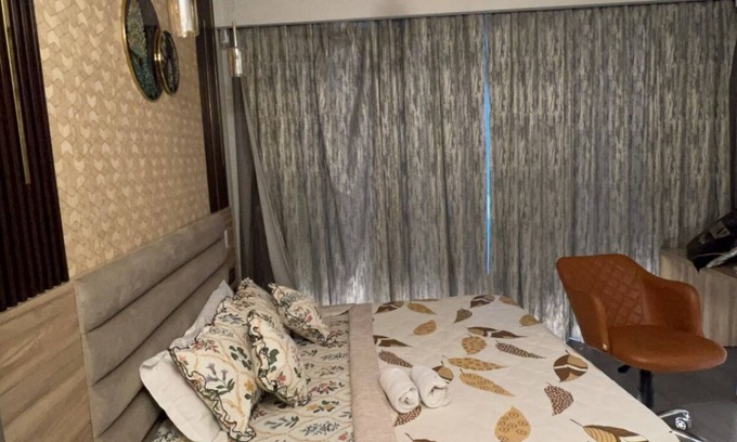 Noida Apartment | Chic 1-bedroom with WiFi, AC in fantastic river view studio apartment