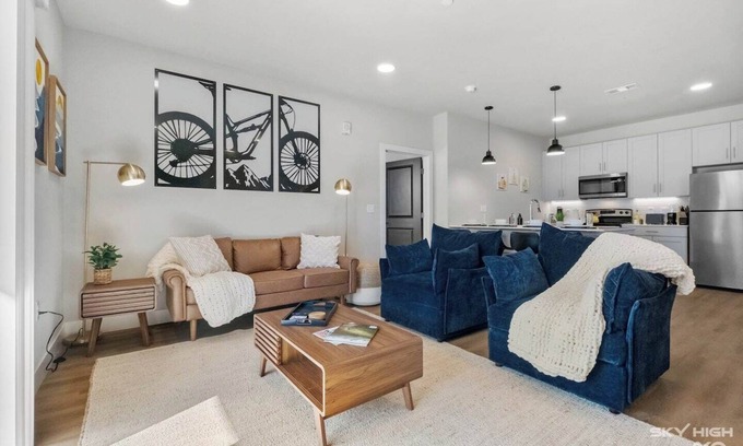 Rogers Apartment | Chic 2BR/2BA Apt. Near UARK, Trails, AMP & Top Golf + Heated Pool + Workspace