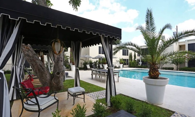 Brentwood Apartment | Chic 2BR Near Triangle With King Beds Fast Wifi