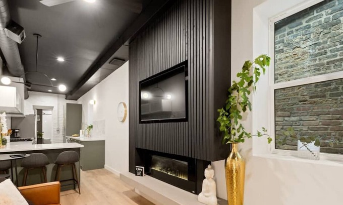 Smith Park House | Chic 4-Bedroom Haven: Designer's Dream Home