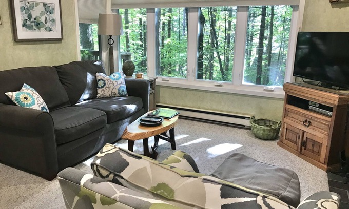 Maple City Condo | Chic and Cozy Condo