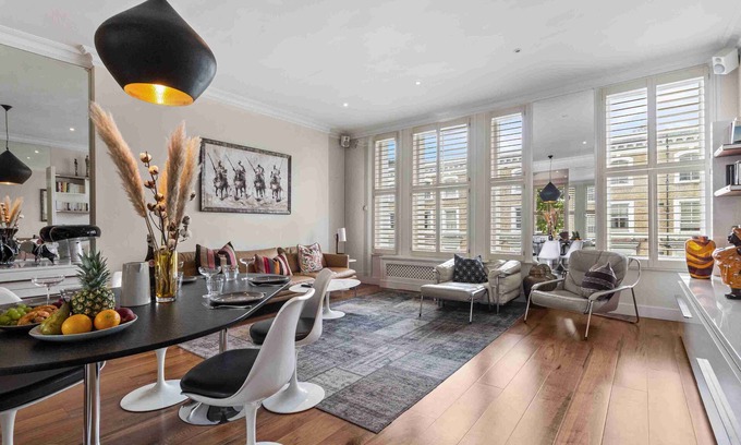 Redcliffe Apartment | Chic Chelsea maisonette with 2 terraces in Cathcart Road