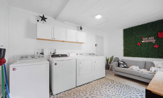 Near East Columbus Apartment | Chic City Retreat 93D
