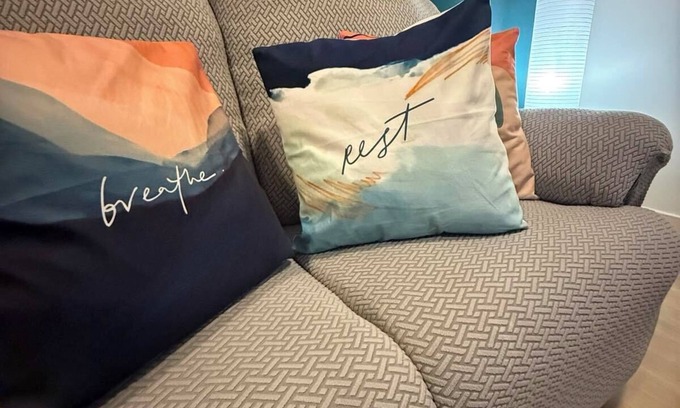 Santa Rosa Condo | Chic condo near SM City Sta Rosa