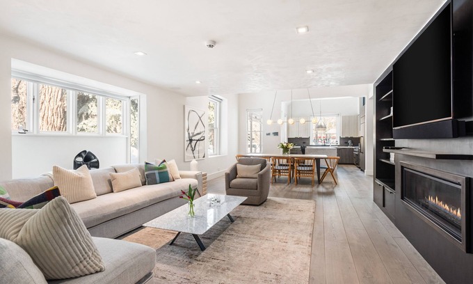 West End House | Chic, Contemporary Three Bedroom Home. 3 Blocks to Downtown Aspen!