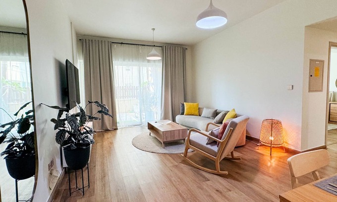 Deira Condo | Chic & Cozy: Comfortable 1-Bedroom Apartment in Dubai Greens - Prime Location!