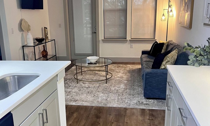 Deep Ellum Apartment | Chic, Cozy, Comfortable, Luxe 1 bedroom Estate with smart TV’s, Wifi plus more