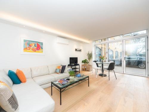 Thamesfield Apartment | Chic & Cozy Flat in SW London, Perfect Location!