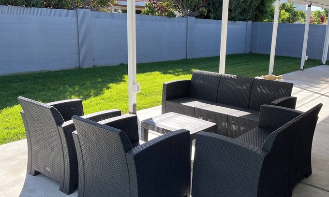 Garden Grove House | CHIC & COZY Stay near WESTGROVE- PARK-Walk to nature & Fun.