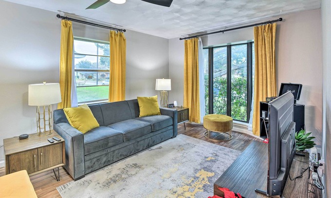 Oak Cliff House | Chic Dallas Home ~ 9 Mi to Downtown