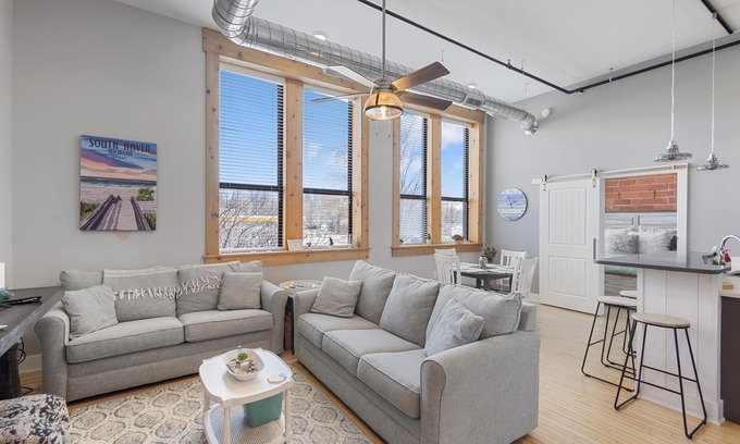 South Haven Condo | Chic Downtown Loft with pool, hot tub, gym, theatre, king bed, walk to town