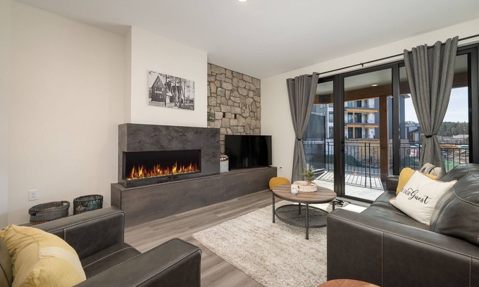 Winter Park Condo | Chic Downtown Modern Condo in Heart of WP