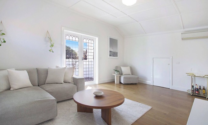 Elwood House | Chic Elwood Escape by Ready Set Stay