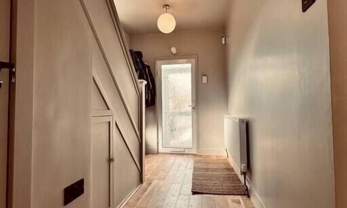 Welford House | Chic Family Home Near Parks and Leicester Uni
