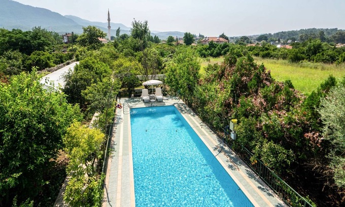 Koycegiz House | Chic Flat w Shared Pool and Garden in Dogusbelen
