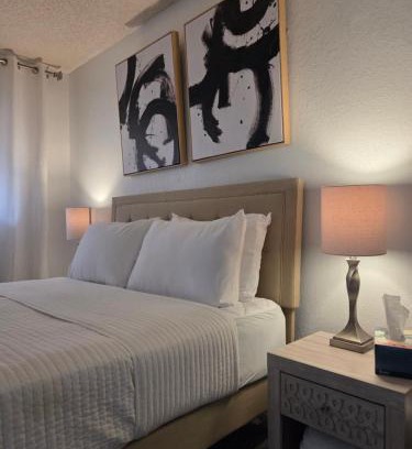 Silver Lakes Country Club House | Chic Lake House 3 bedroom