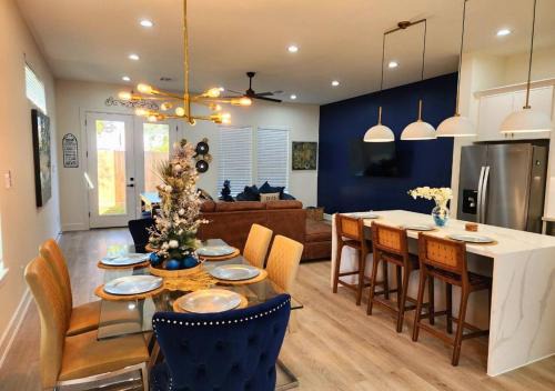 OST - South Union House | Chic Med Center Retreat Wyard