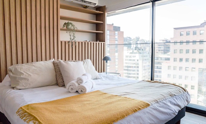 El Golf Apartment | Chic Urban Retreat Modern Studio in Las Condes