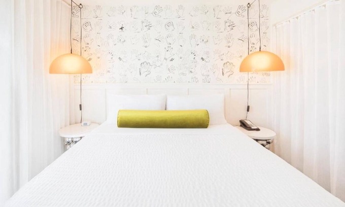 Venice Hotel | Chic Venice Room w/Balcony | Rooftop | Free Breakfast | Near Beach