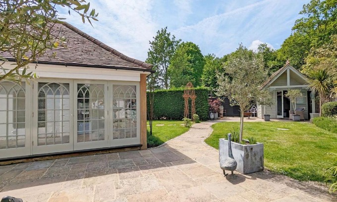 Chichester House | Chichester Lodge