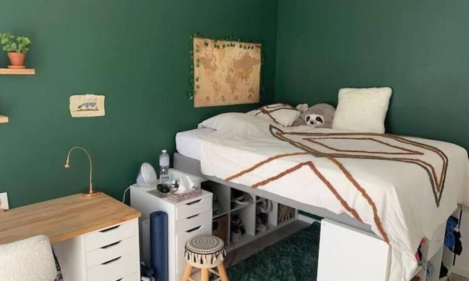 Colmar Villa | Chickadee house