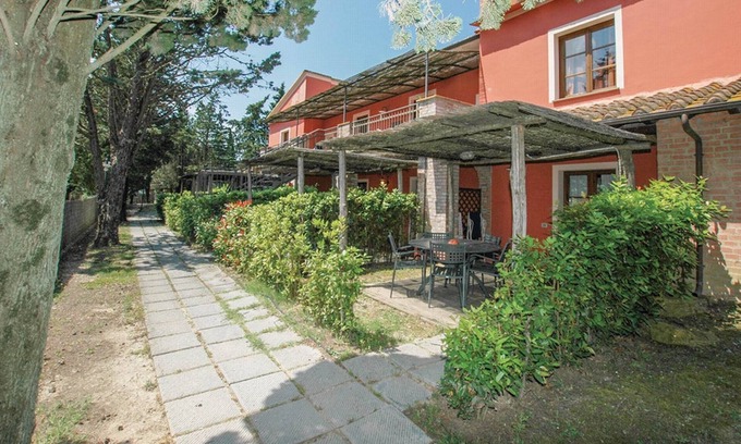 Montaione Apartment | Child friendly resort with pool and games, T1B