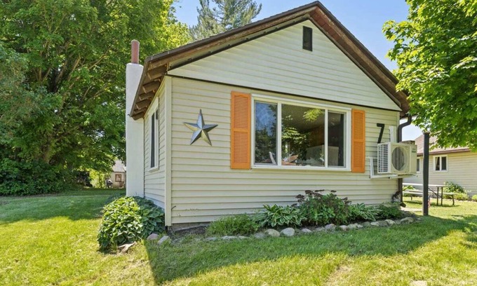 Chippewa Lake Cabin | Chippewa Lake cabin w/pickleball court!