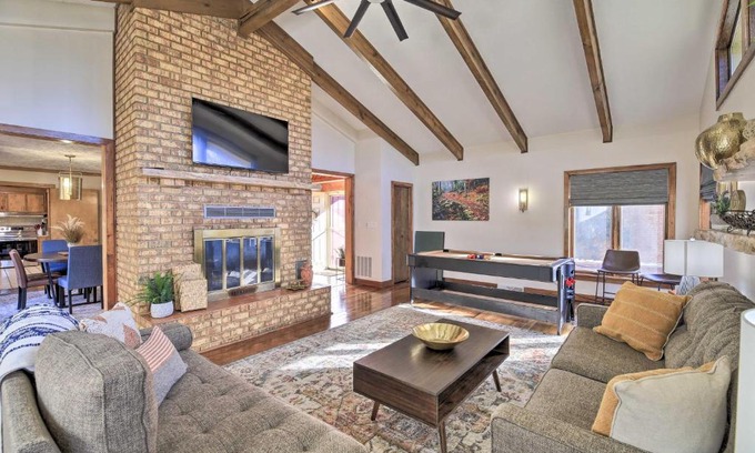 Christiansburg House | Christiansburg Home about 12 Mi to Virginia Tech!