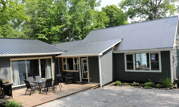 Unorganized Centre Parry Sound Cottage | CHRISTMAS AT THE COTTAGE!