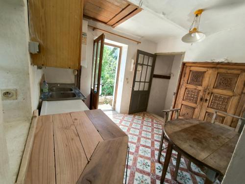 Saint-Andre-de-Cruzieres House | Chuuslii à La paix rie