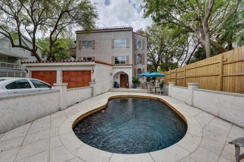 East Beach House | Ciao Bella - 4215 Tenth Street East