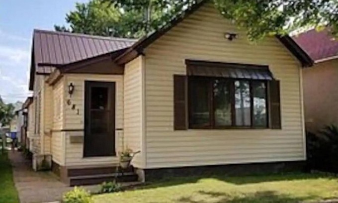 Winona House | "Circa 1900 Home in Downtown Winona "
