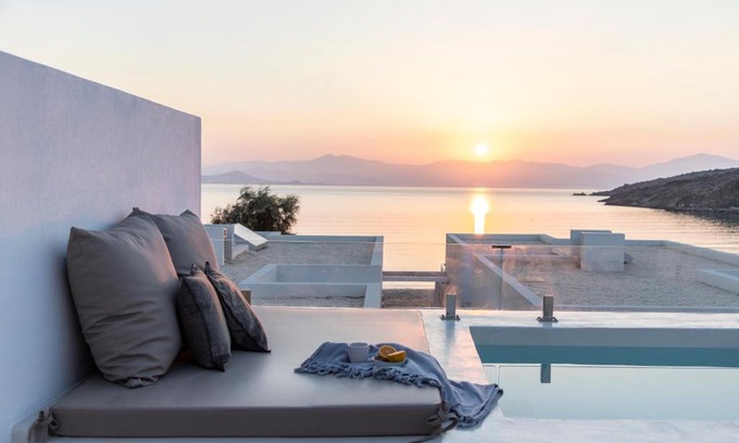 Molos House | Citadela Paros Molos - Beachfront Maisonette with Plunge Pool