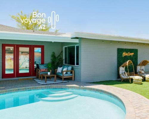 Village Grove House | Citrus Escape