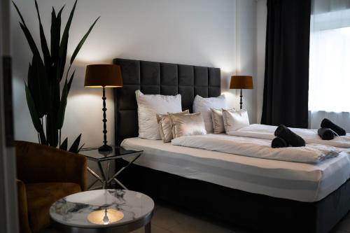 Krefeld Apartment | City Apartments by JUNIK Apartments
