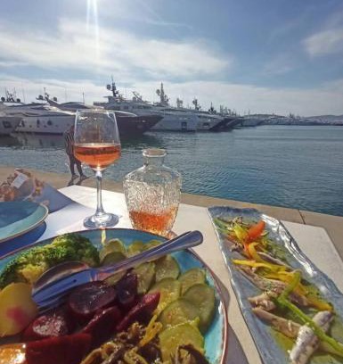 Palaio Faliro Apartment | City Center 2-Bedroom Sun home