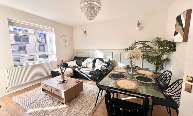 Hoxton Apartment | City Centre 3 Bed Apartment 6 mins tube to Tower of London