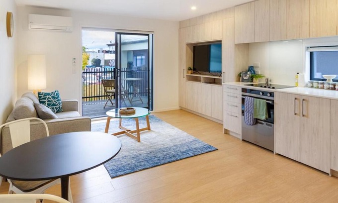 Christchurch City Centre Apartment | City Haven 1BR Near Ara Institute & CBD