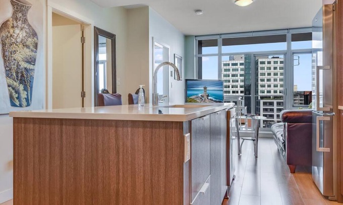 Downtown Victoria Apartment | City Lights at the Era