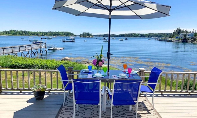 Vinalhaven House | City Point Beautiful Cottage on Old Harbor